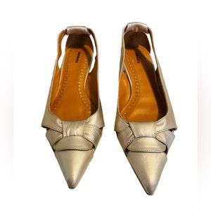 Bronx Fabia Leather Kitten Heel Pumps,‎ Woman’s Size 37 (7)